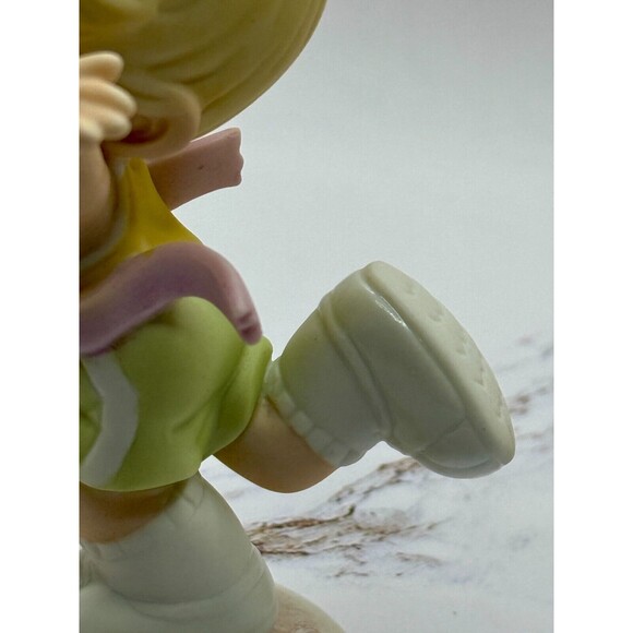 Precious Moments 2005 "Walk Run Empower" #4001662 Breast Cancer fighter, Y-ME - Picture 8 of 9